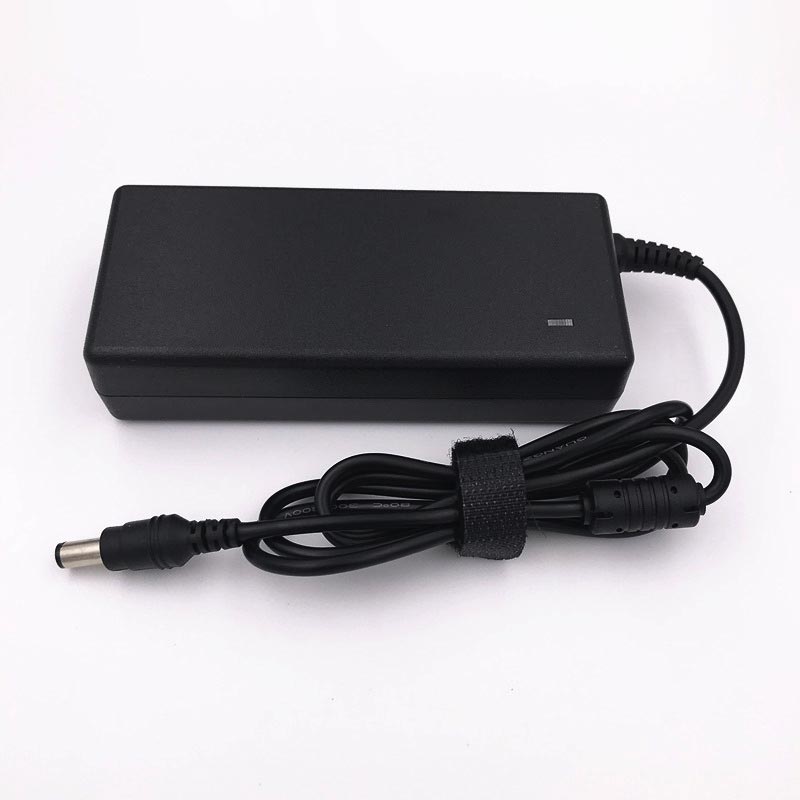 TOSHIBA PA3469E-1AC3 Caricabatterie / Alimentatore