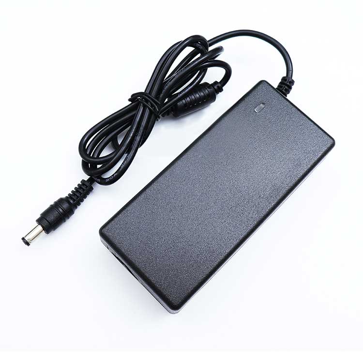 TOSHIBA PA5044U-1ACA Caricabatterie / Alimentatore